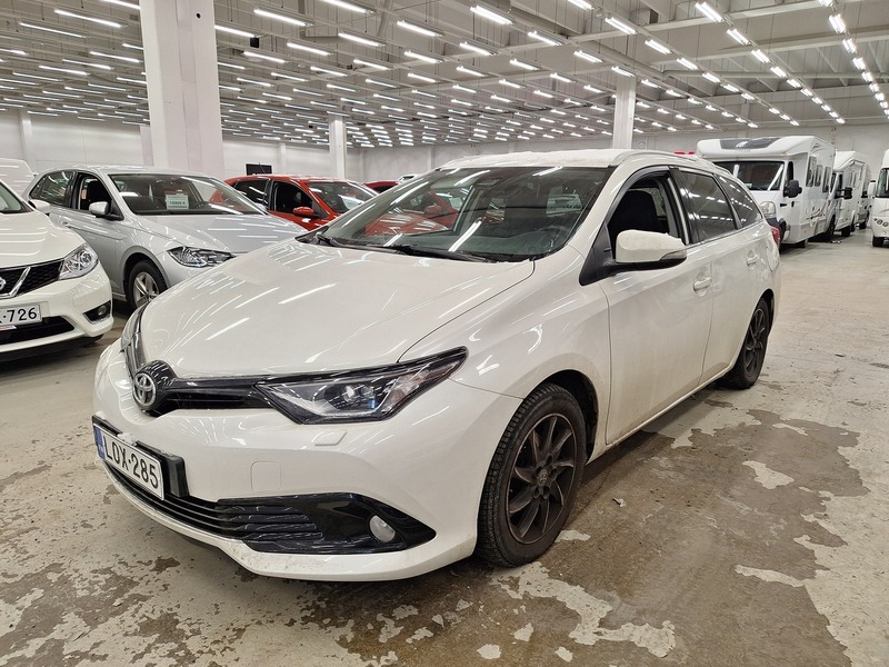 Toyota Auris vaihtoauto