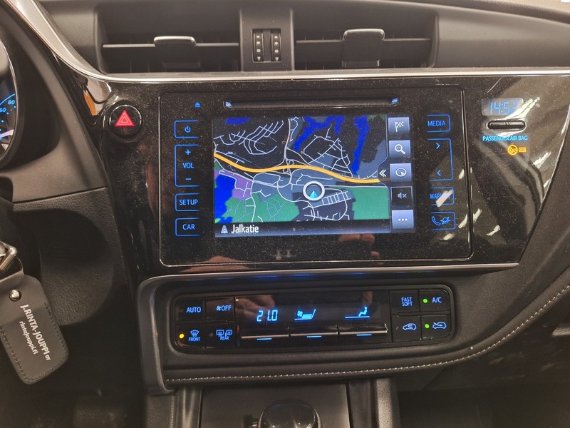 Toyota Auris vaihtoauto