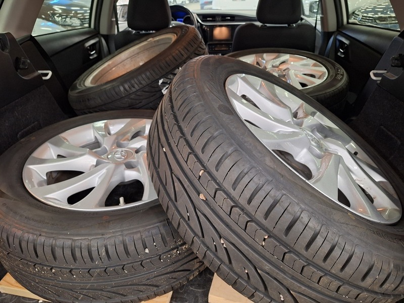 Toyota Auris vaihtoauto