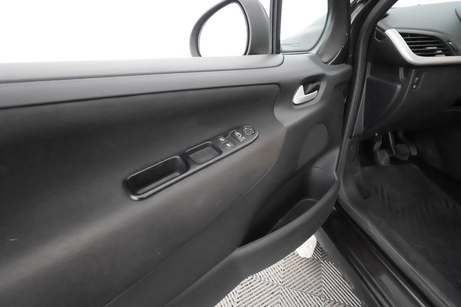 Peugeot 207 vaihtoauto