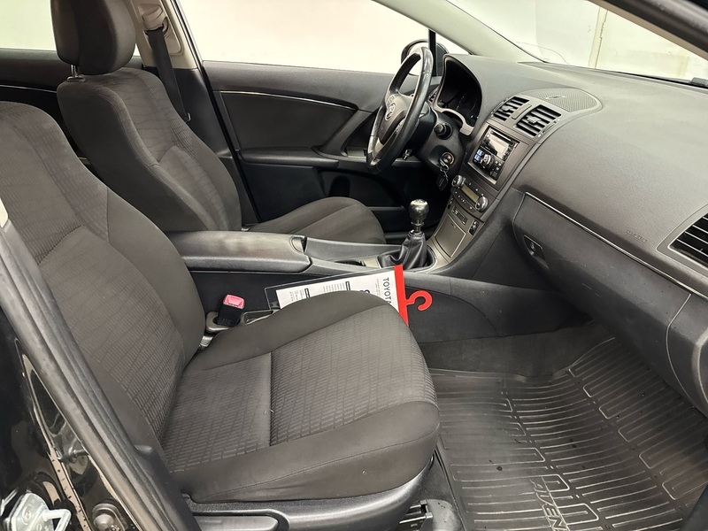 Toyota Avensis vaihtoauto