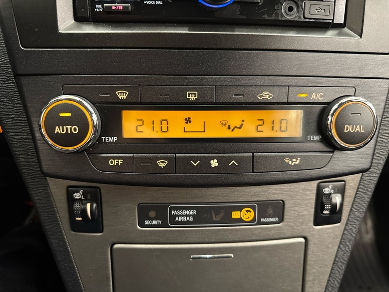 Toyota Avensis vaihtoauto