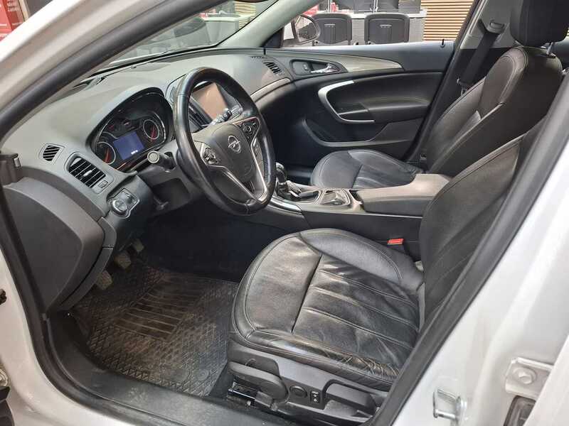 Opel Insignia vaihtoauto