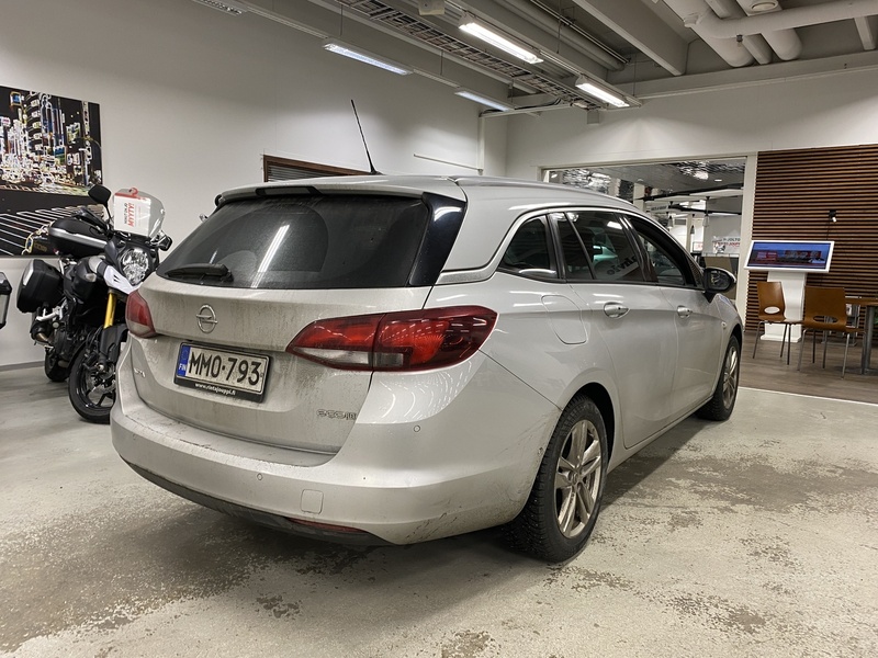 Opel Astra vaihtoauto