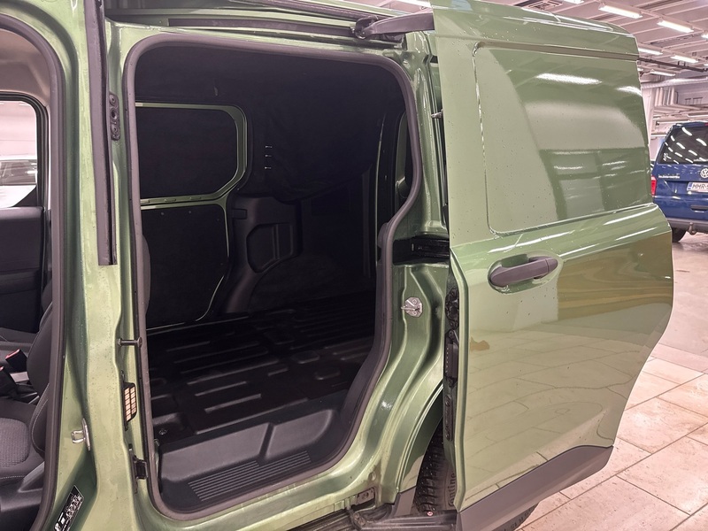 Ford Transit Courier vaihtoauto