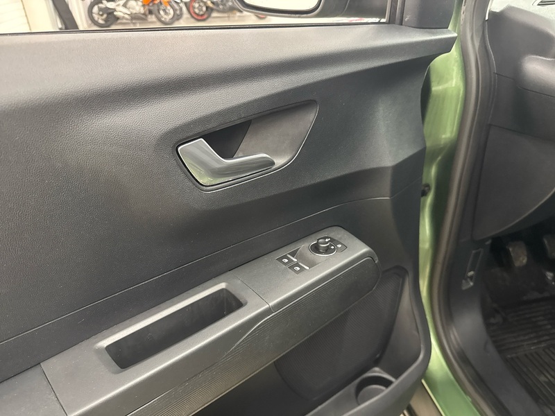 Ford Transit Courier vaihtoauto