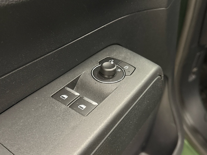 Ford Transit Courier vaihtoauto