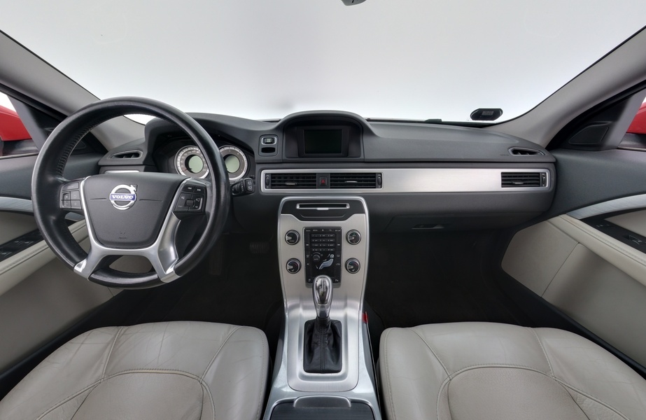 Volvo V70 vaihtoauto