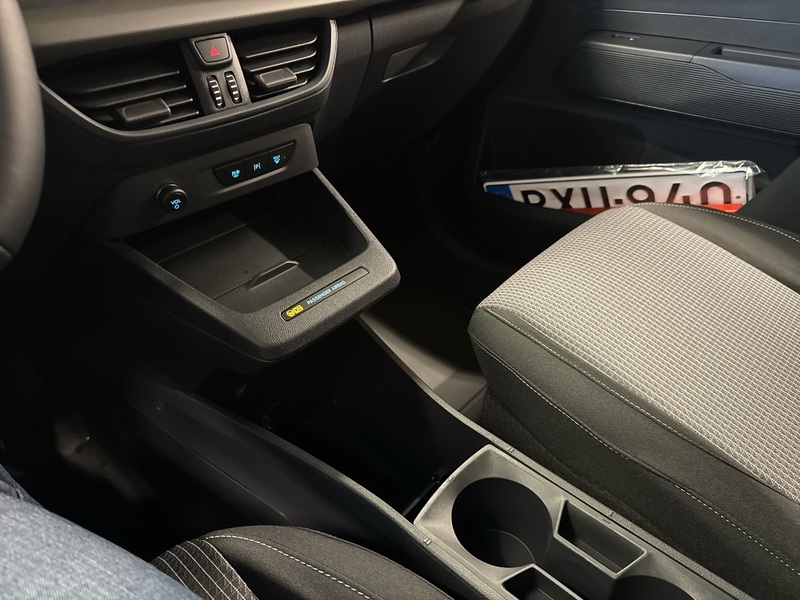 Ford Transit Courier vaihtoauto