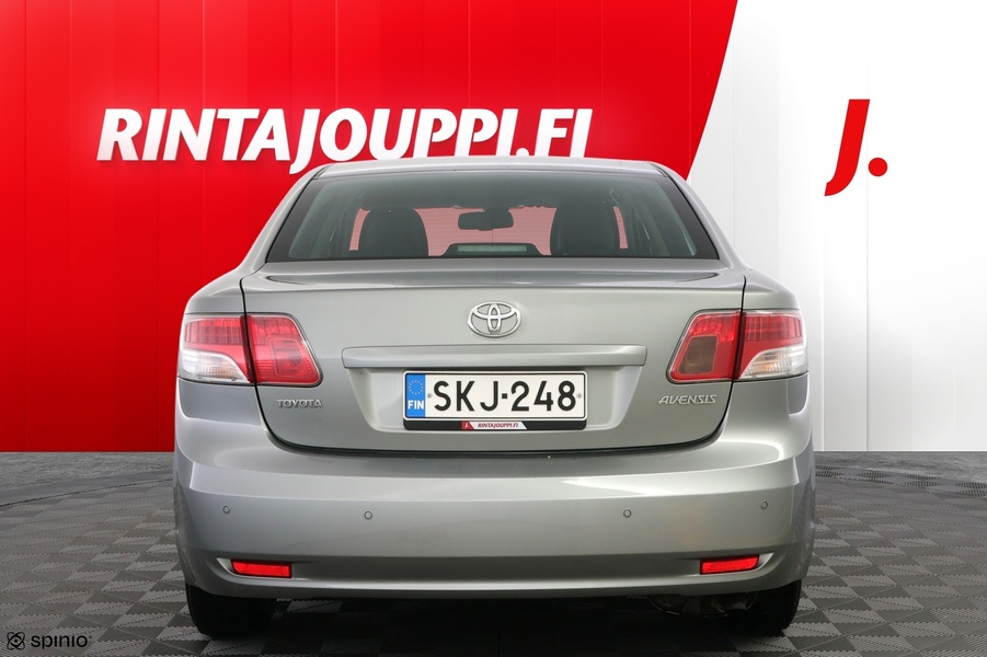 Toyota Avensis vaihtoauto