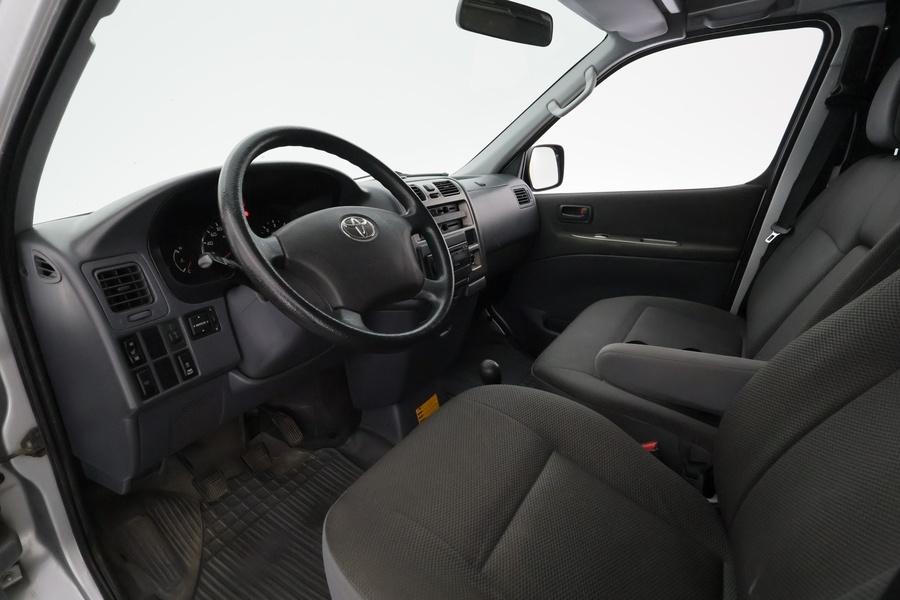 Toyota Hiace vaihtoauto