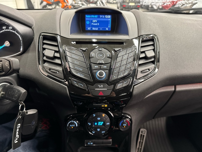 Ford Fiesta vaihtoauto