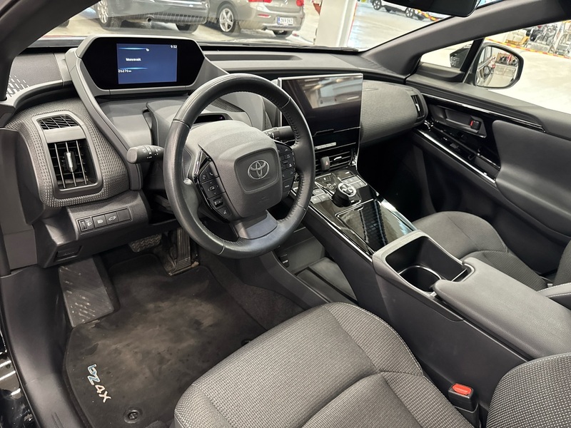 Toyota bZ4X vaihtoauto