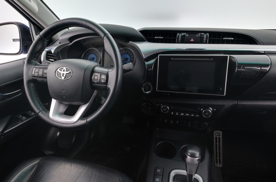 Toyota Hilux vaihtoauto