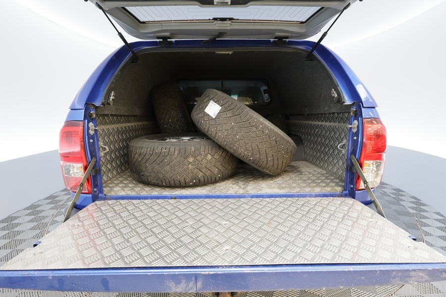 Toyota Hilux vaihtoauto