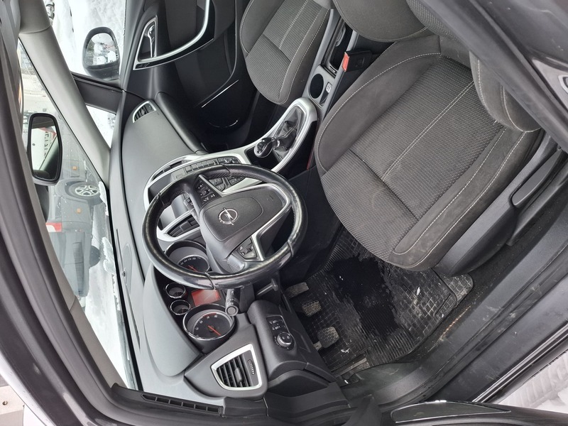 Opel Astra vaihtoauto