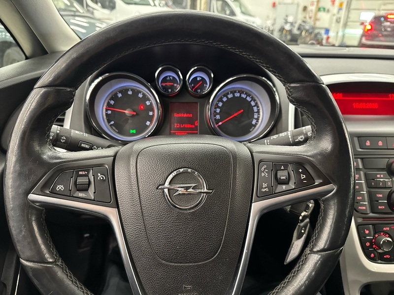 Opel Astra vaihtoauto