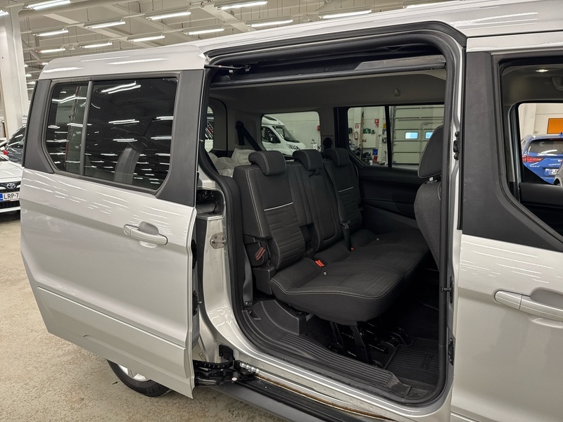 Ford Grand Tourneo Connect vaihtoauto