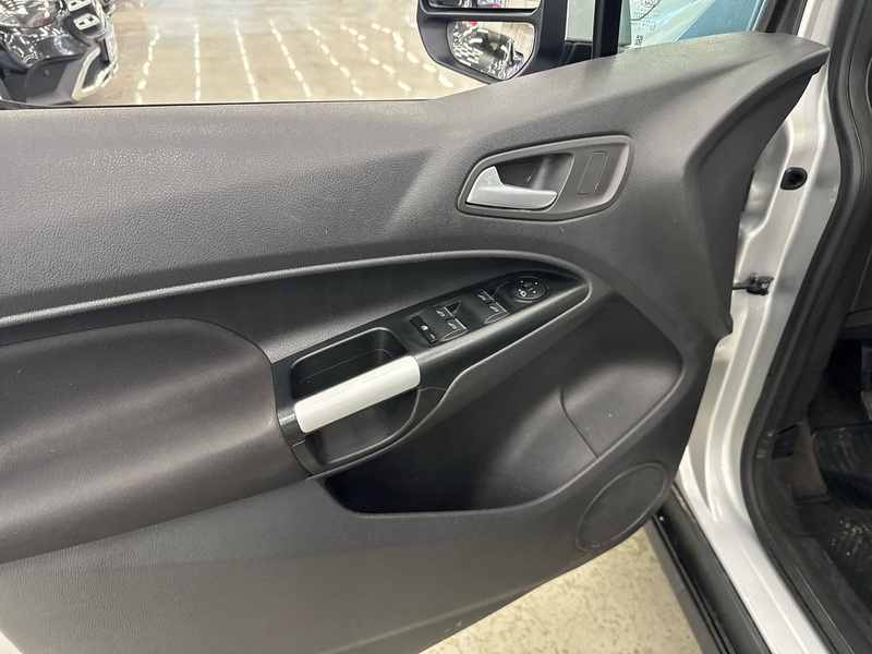 Ford Grand Tourneo Connect vaihtoauto