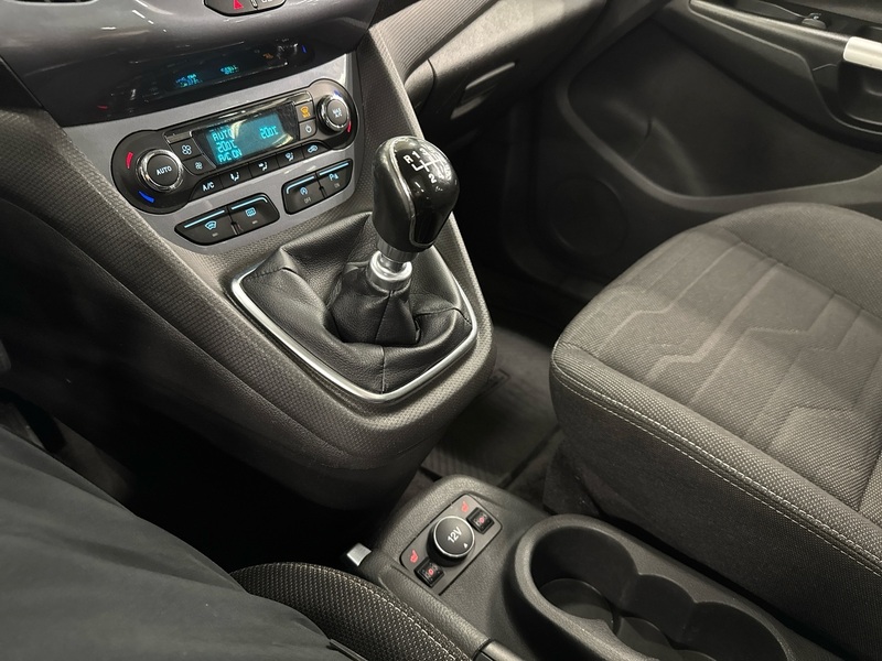 Ford Grand Tourneo Connect vaihtoauto