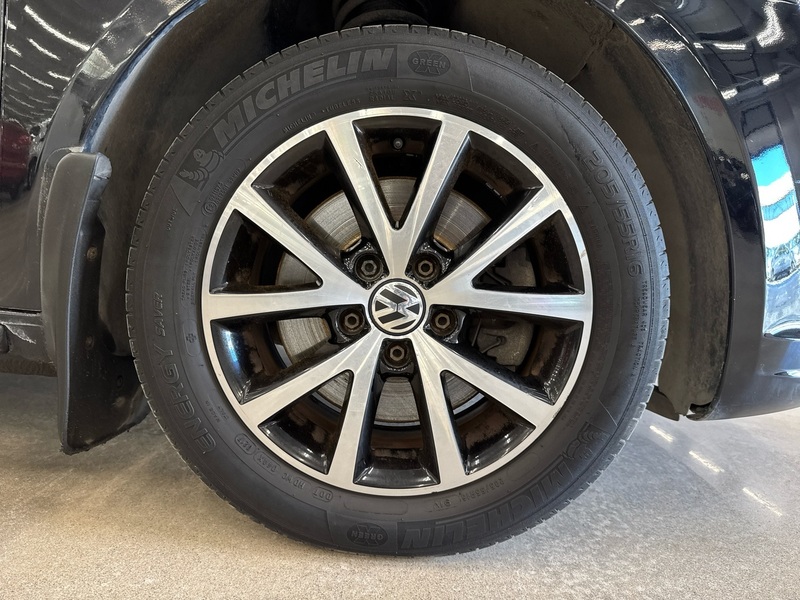 Volkswagen Touran vaihtoauto