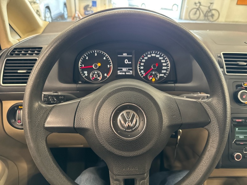 Volkswagen Touran vaihtoauto
