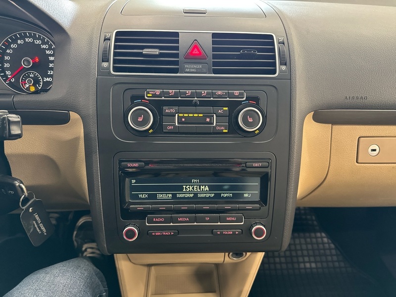 Volkswagen Touran vaihtoauto