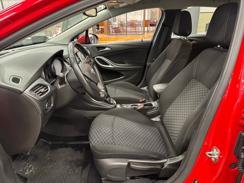 Opel Astra vaihtoauto