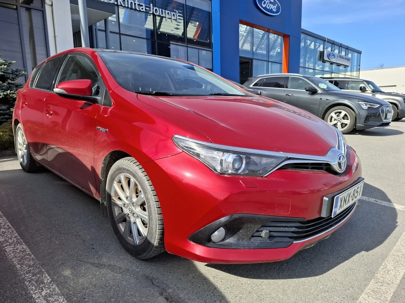 Toyota Auris vaihtoauto