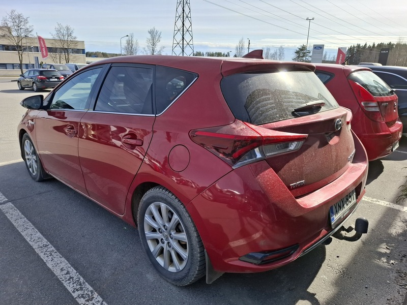 Toyota Auris vaihtoauto