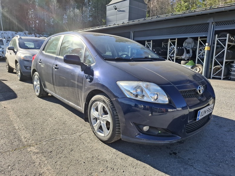 Toyota Auris vaihtoauto