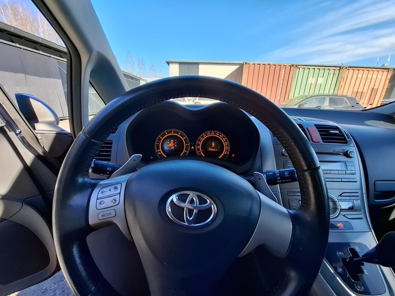 Toyota Auris vaihtoauto