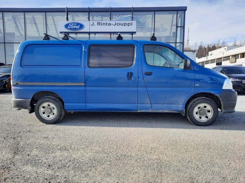 Toyota Hiace vaihtoauto