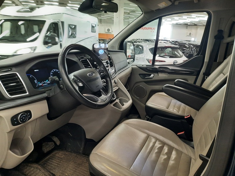 Ford Tourneo Custom vaihtoauto