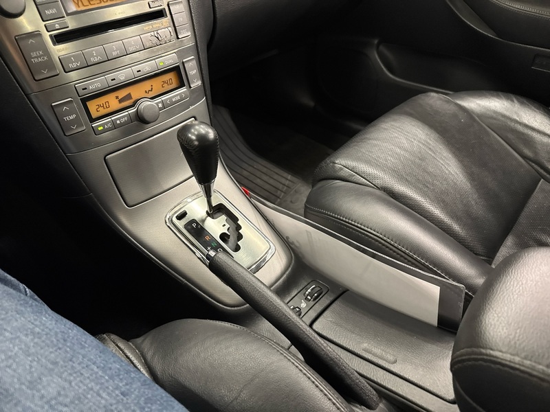 Toyota Avensis vaihtoauto