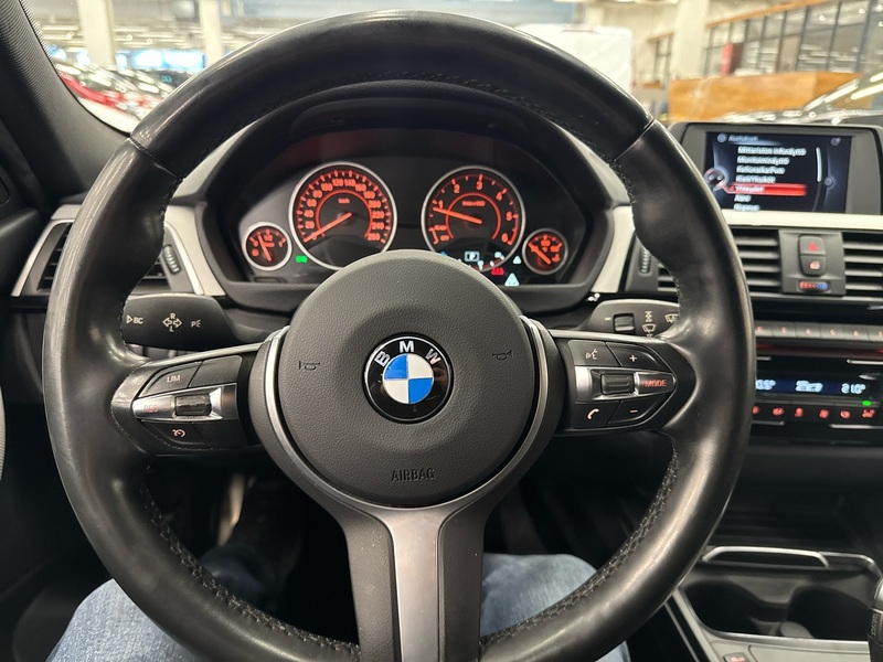 BMW 320 vaihtoauto