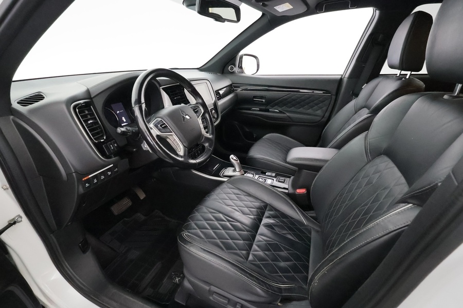 Mitsubishi Outlander PHEV vaihtoauto