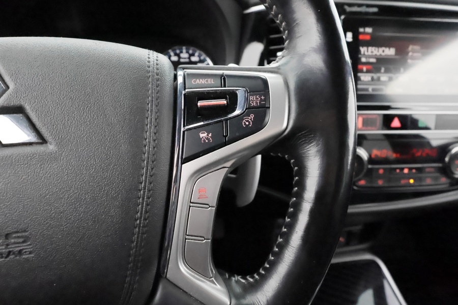 Mitsubishi Outlander PHEV vaihtoauto