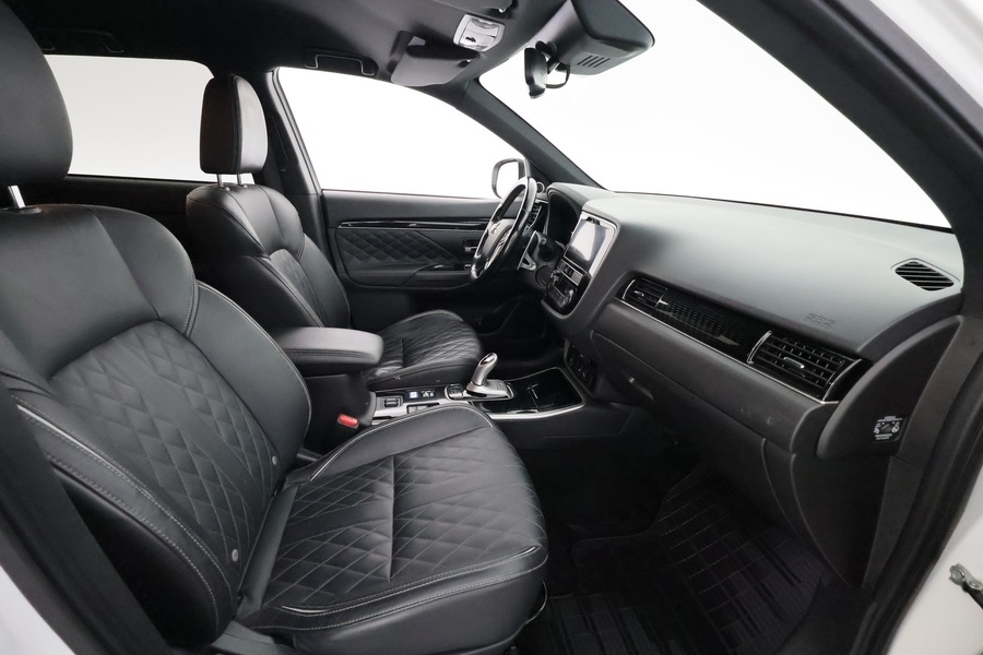 Mitsubishi Outlander PHEV vaihtoauto