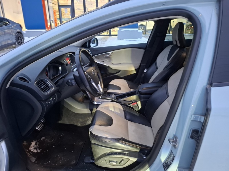 Volvo V40 Cross Country vaihtoauto