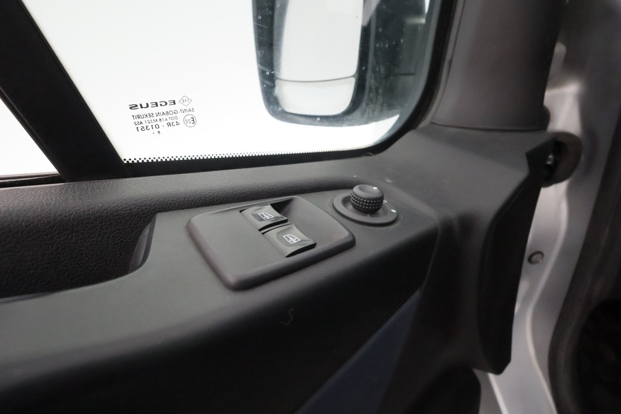 Opel Vivaro vaihtoauto