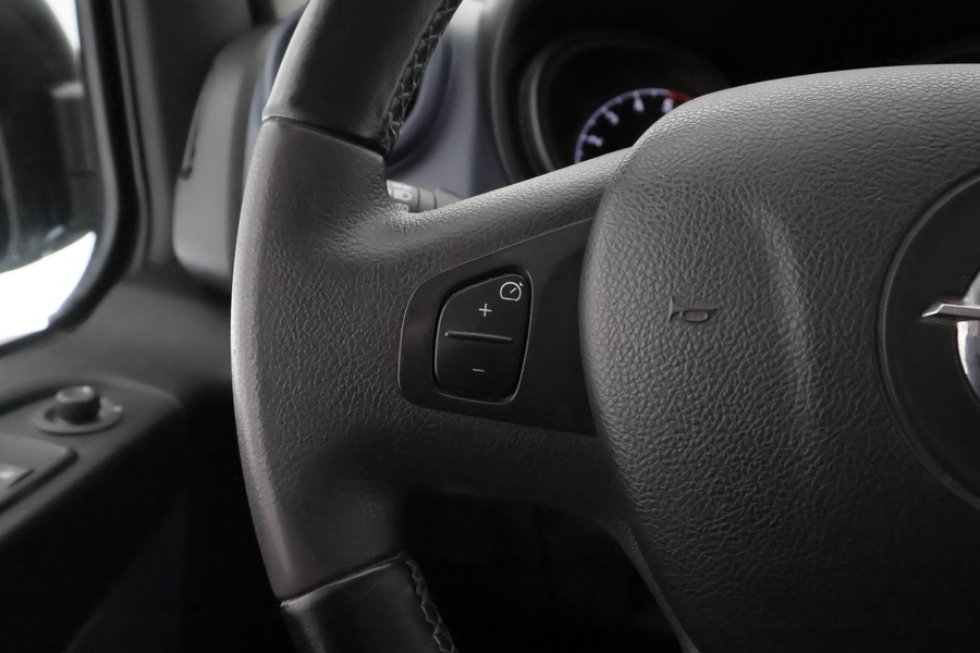 Opel Vivaro vaihtoauto