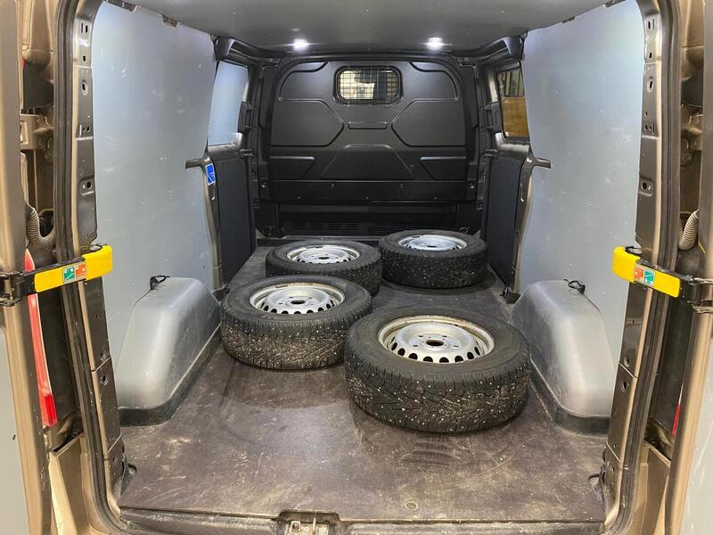 Ford Transit Custom vaihtoauto