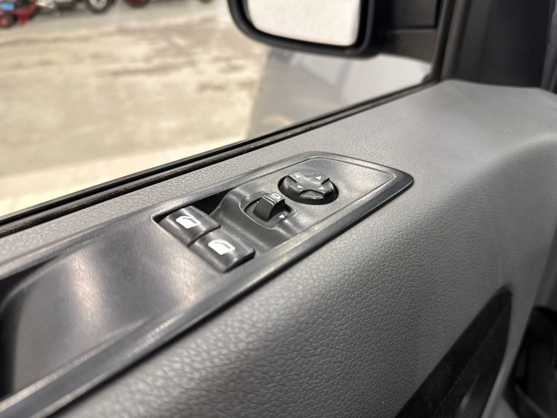 Opel Vivaro vaihtoauto