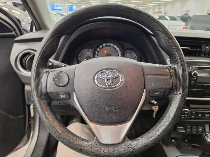 Toyota Auris vaihtoauto