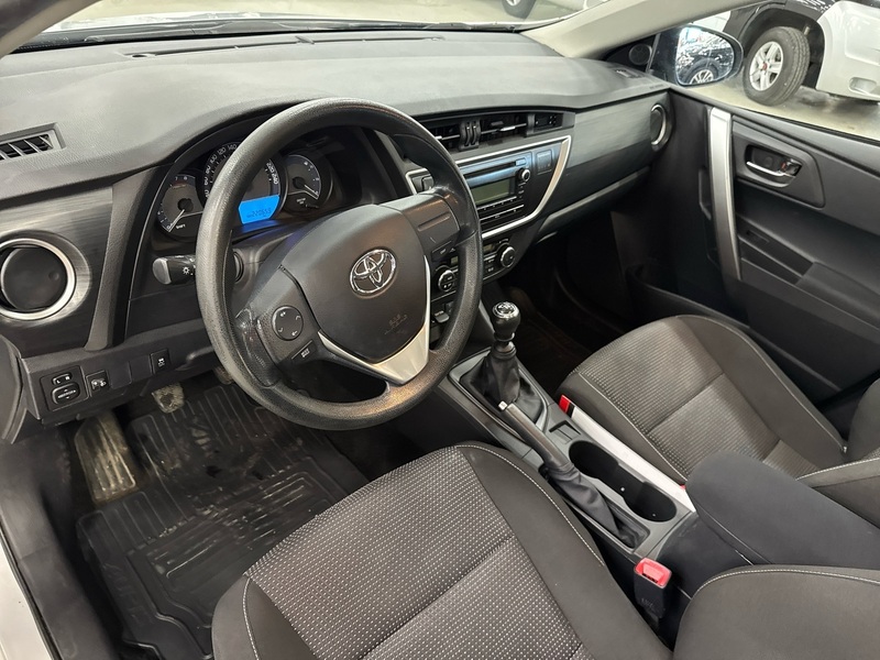 Toyota Auris vaihtoauto