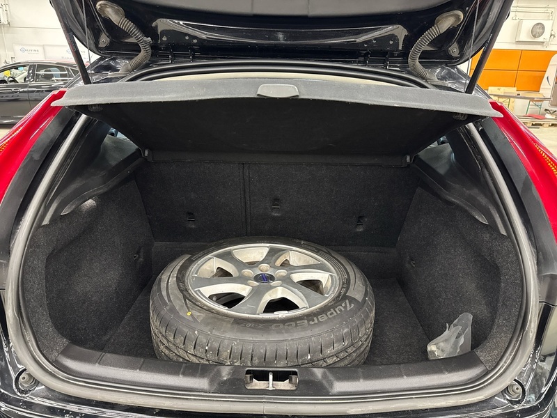 Volvo V40 Cross Country vaihtoauto
