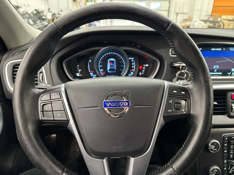 Volvo V40 Cross Country vaihtoauto