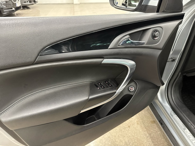 Opel Insignia vaihtoauto