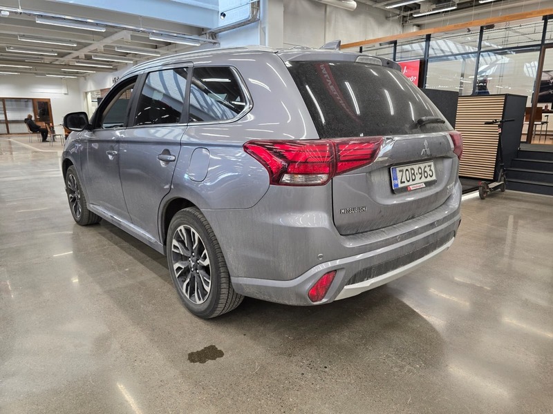 Mitsubishi Outlander PHEV vaihtoauto